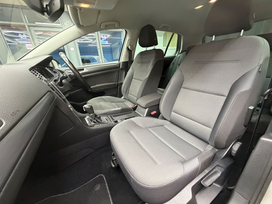 2018 Volkswagen Golf - image 25