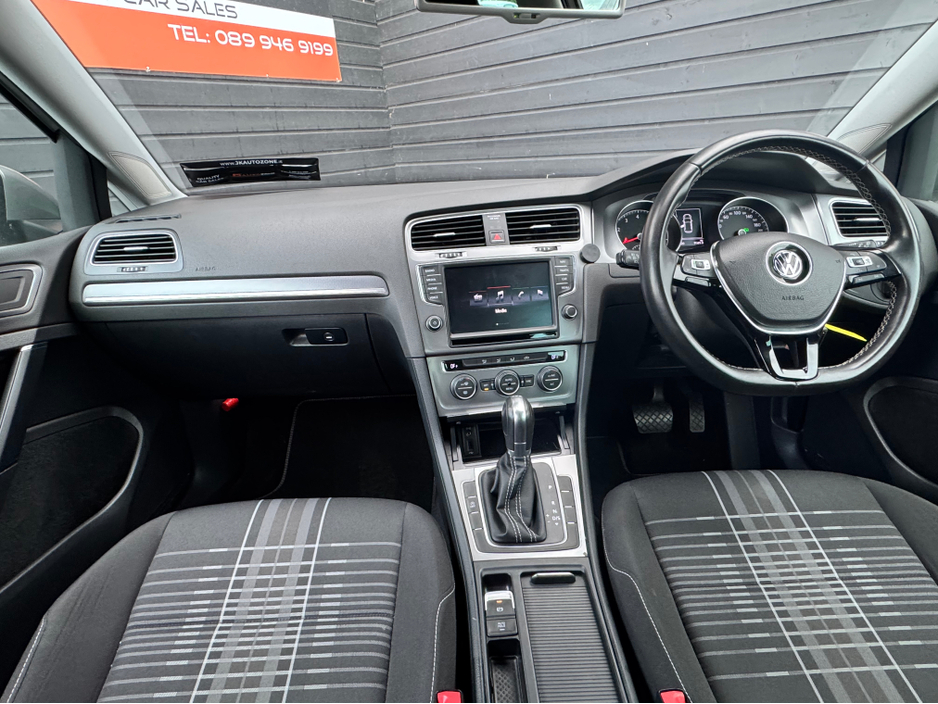 2015 Volkswagen Golf - image 11