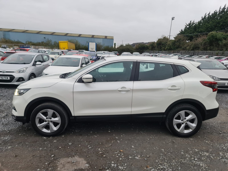 2019 Nissan Qashqai - image 5