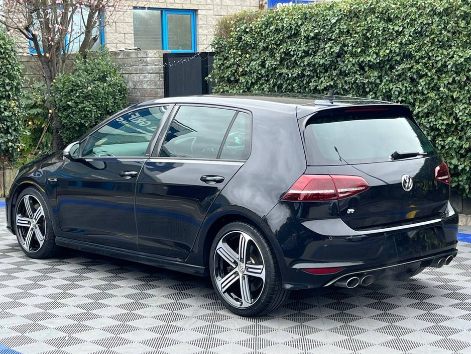 2015 Volkswagen Golf - image 5