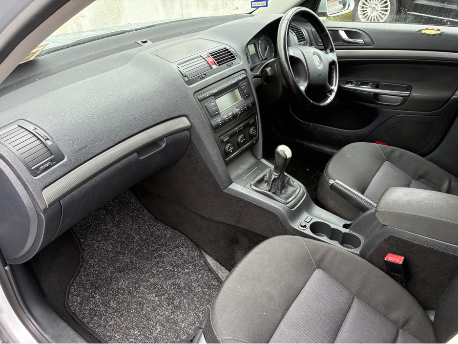 2008 Skoda Octavia - image 13