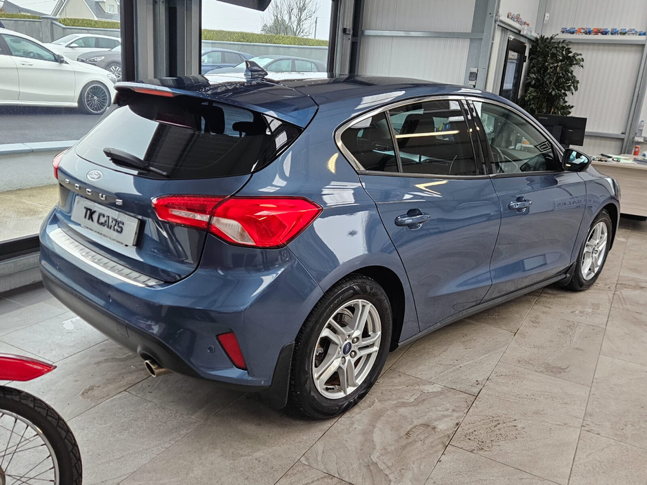 2019 Ford Focus - image 3