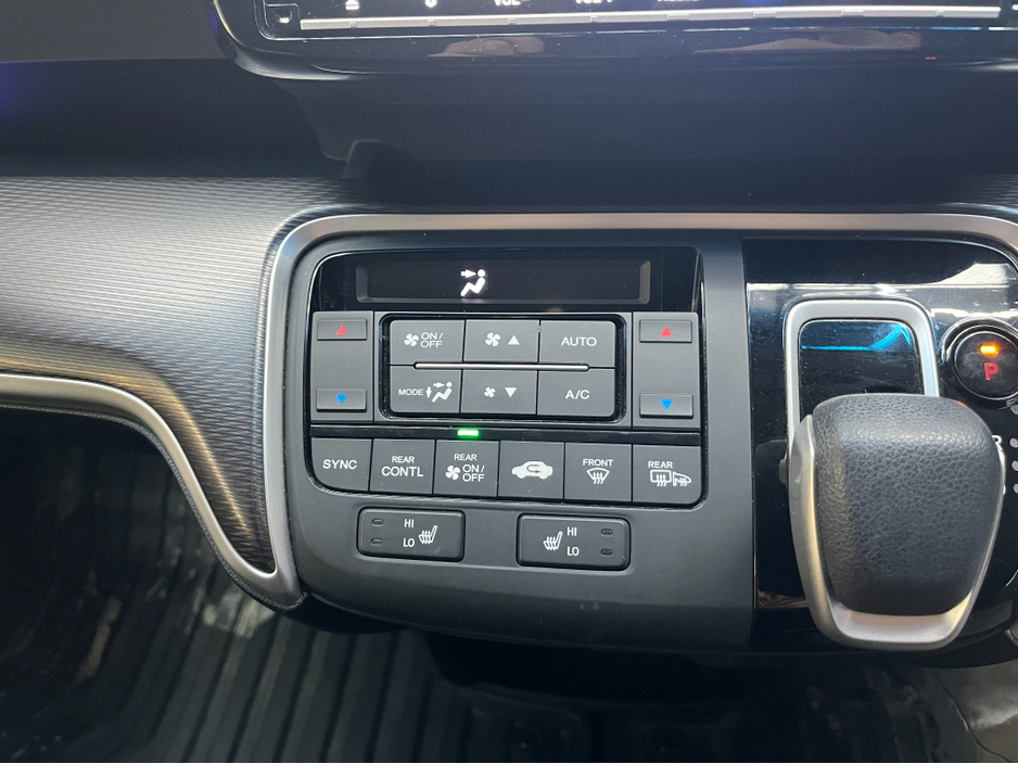 2021 Honda Stepwagon - image 20