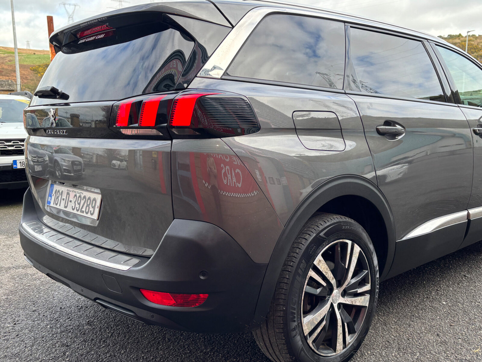 2018 Peugeot 5008 - image 18