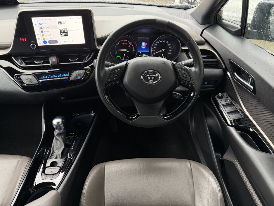 2023 Toyota C-HR HYBRID..Keyless Entry..Apple CarPlay €22,750