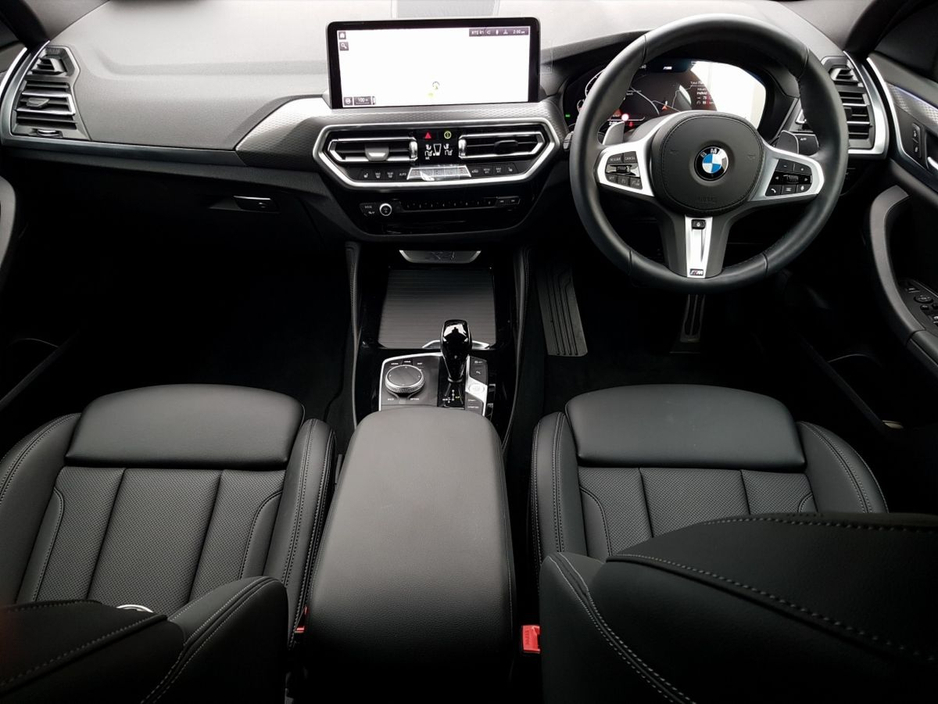 2025 BMW X4 - image 4