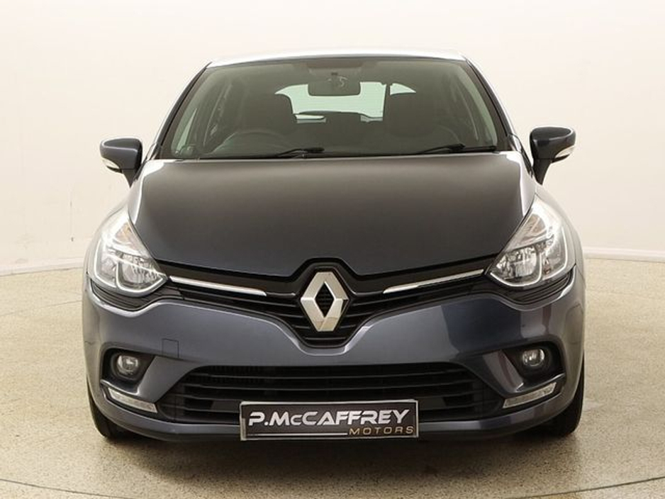 2019 Renault Clio - image 2