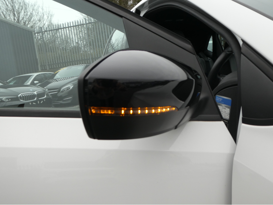 2015 Volkswagen Polo - image 19