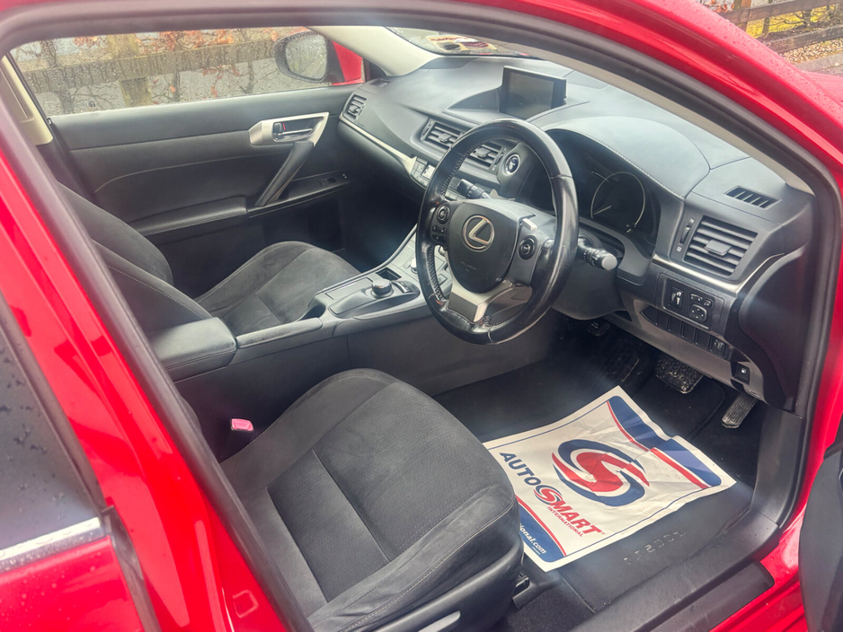 2015 Lexus CT 200 h - image 8