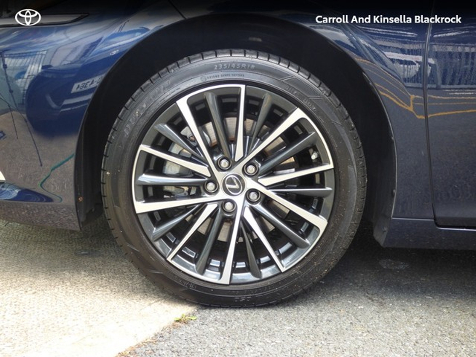 2023 Lexus ES 300 H Hybrid Dynamic €44,950