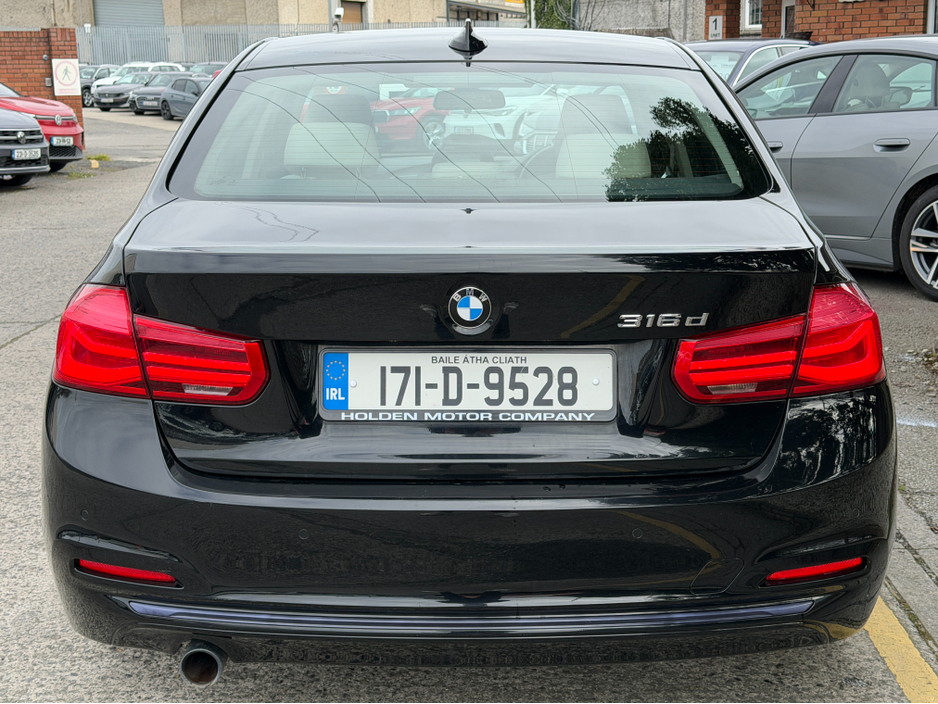 2017 BMW 3 Series - image 10