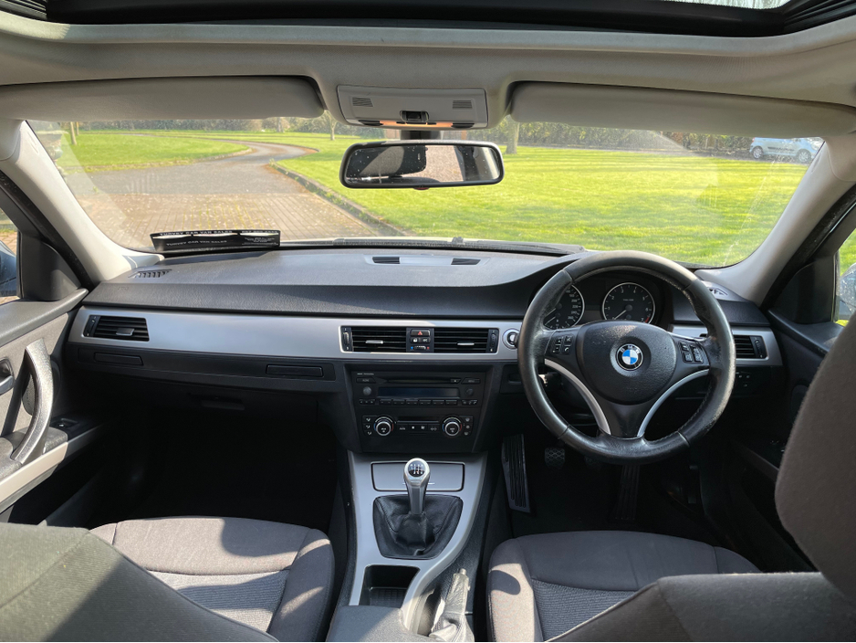 2007 BMW 3 Series - image 11