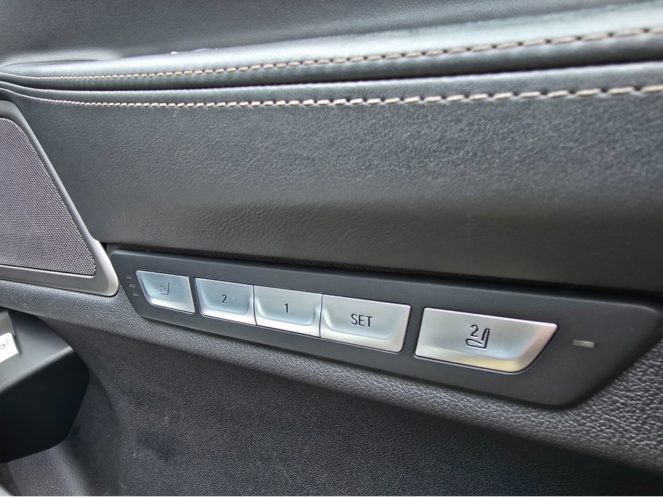 2018 BMW 7 Series - image 20