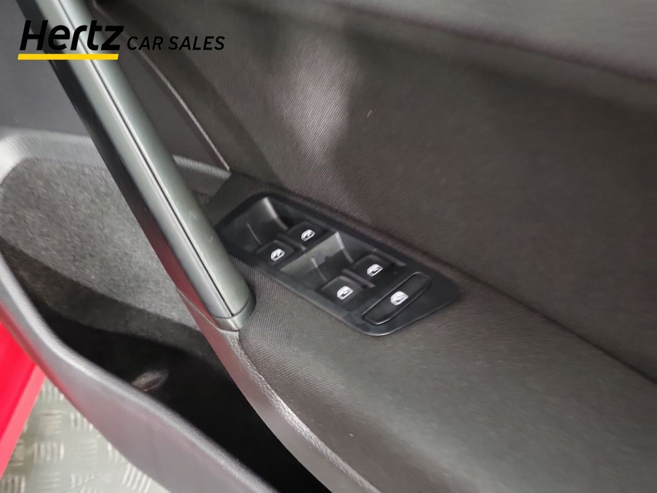 2019 Volkswagen Golf - image 18