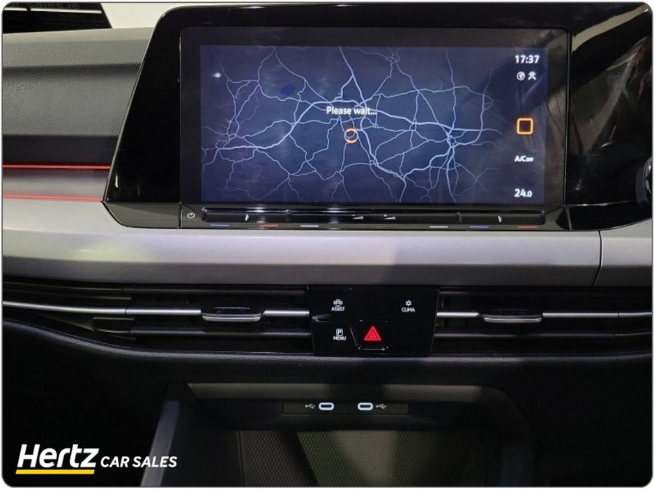 2024 Volkswagen Golf LIFE 110HP Petrol Manual €25,995