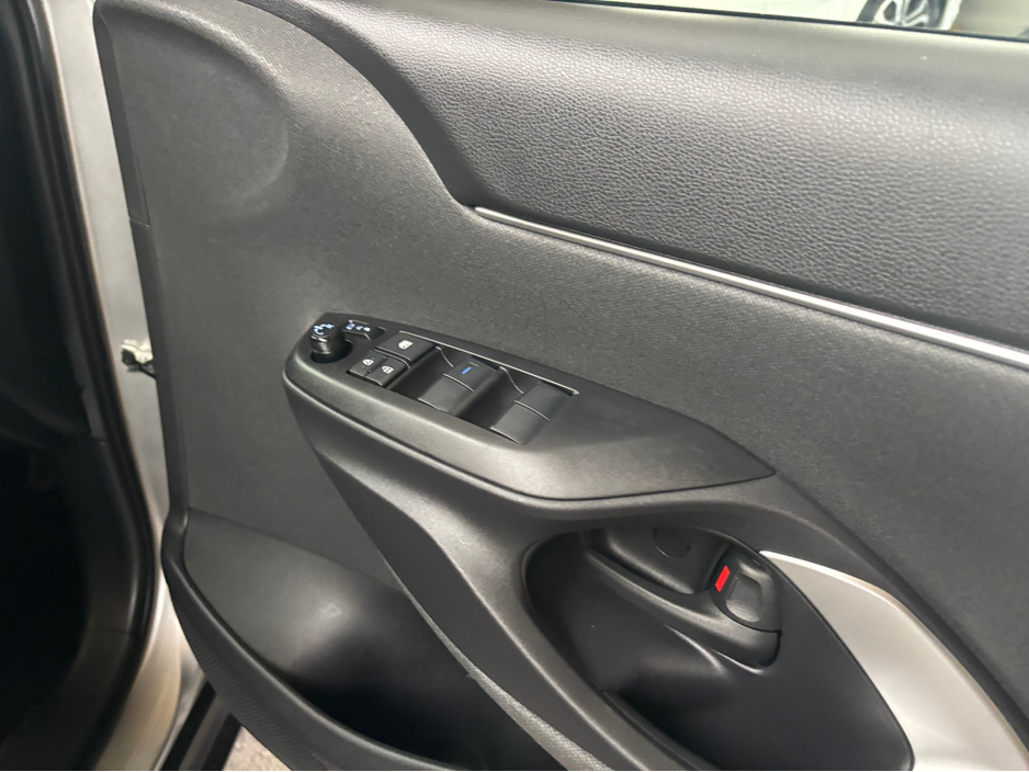 2021 Toyota Yaris Cross 1.5 Hybrid Automatic Only 68000 kms €21,499