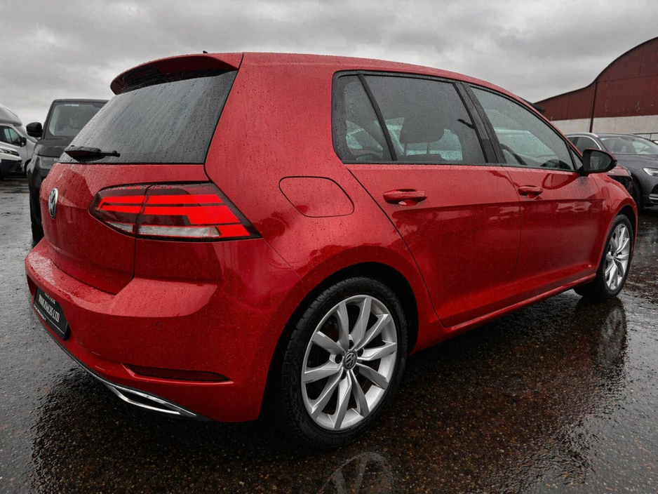 2018 Volkswagen Golf - image 4