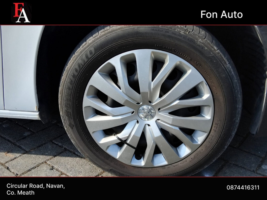 2019 Peugeot Partner - image 27