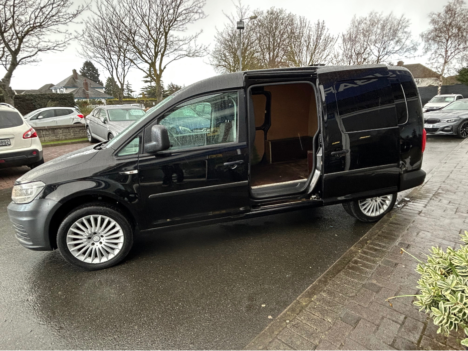 2020 Volkswagen Caddy - image 10