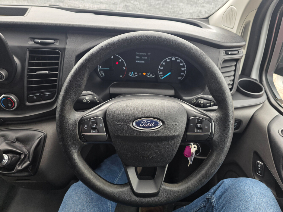 2022 Ford Transit Custom - image 9