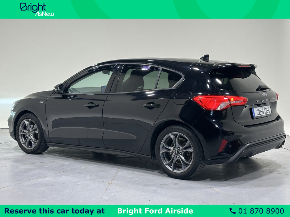 2022 Ford Focus - image 10