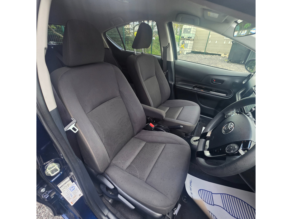 2018 Toyota Aqua - image 14