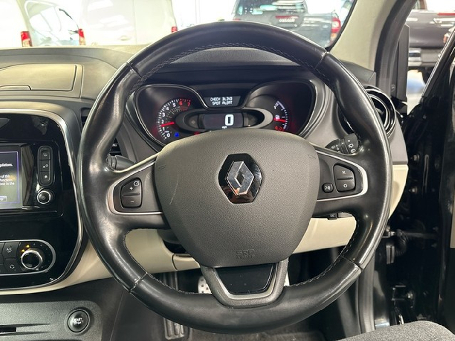 2019 Renault Captur - image 9