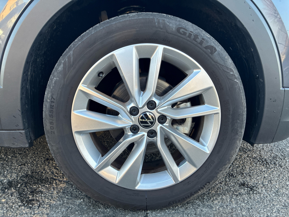 2025 Volkswagen T-Cross - image 5