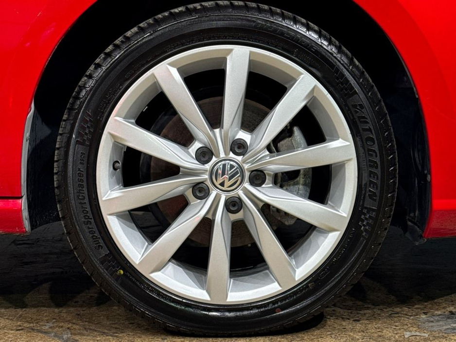 2019 Volkswagen Golf - image 10