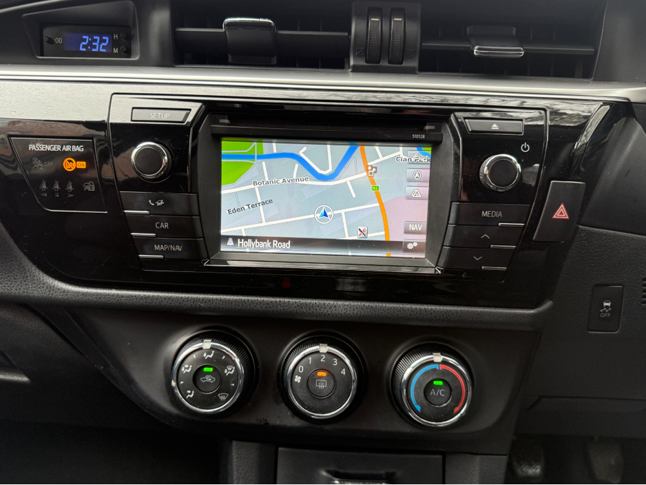 2016 Toyota Corolla - image 14