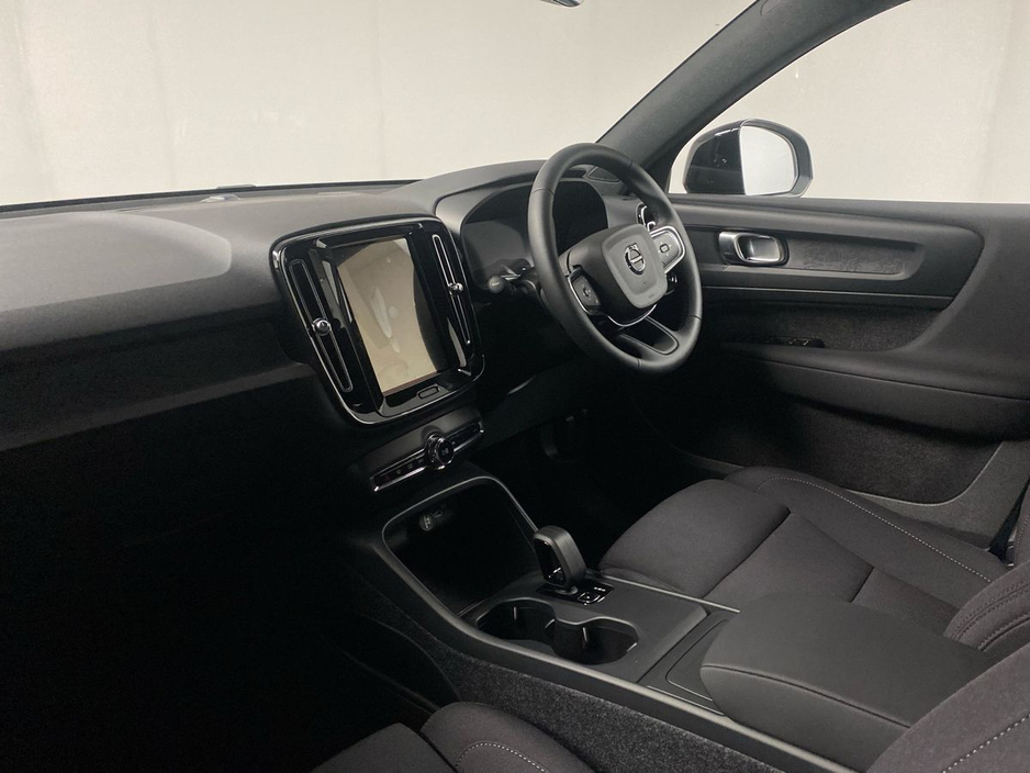 2026 Volvo EC40 - image 11