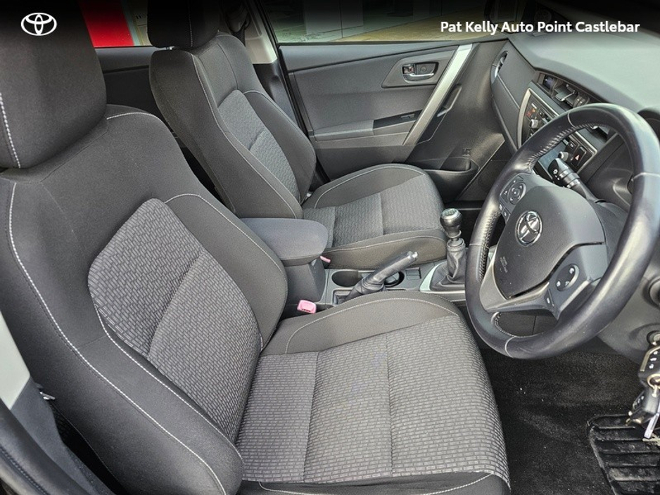 2015 Toyota Auris 1.33 5DR SOL 4DR €13,950