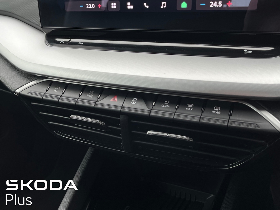 2025 Skoda Octavia - image 15