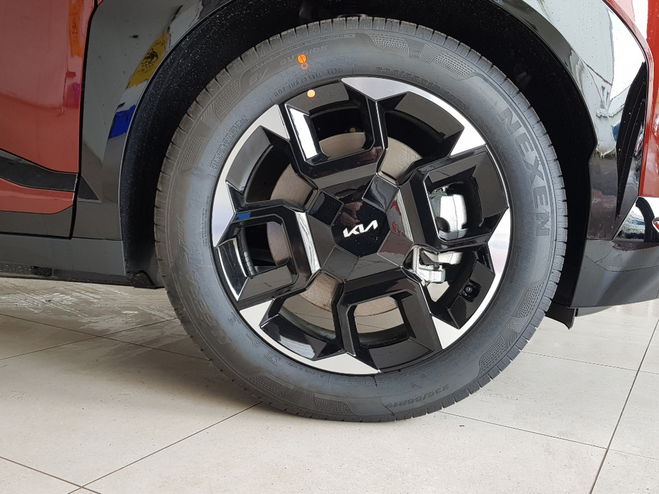 2026 Kia EV5 - image 11