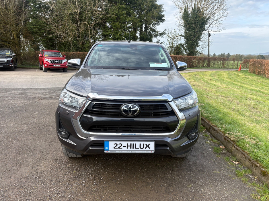 2022 Toyota Hilux - image 3