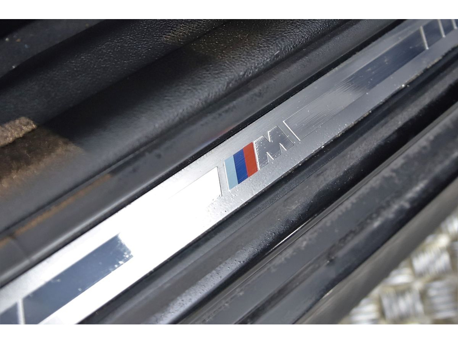 2021 BMW 3 Series - image 25