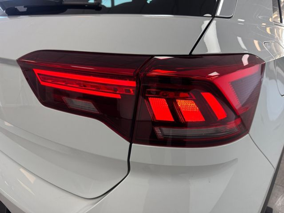 2020 Volkswagen T-Roc - image 20