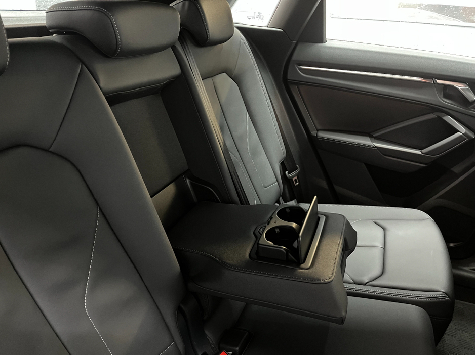 2024 Audi Q3 2024 AUDI Q3 35TDI QUATTRO S LINE 2.0 AUTOMATIC / CRUISE CONTROL / 360° PARKING CAMERA / ELECTRIC HEATED SEATS / PADDLE SHIFTERS / APPLE CARPLAY