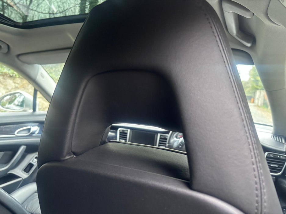 2012 Porsche Panamera - image 30