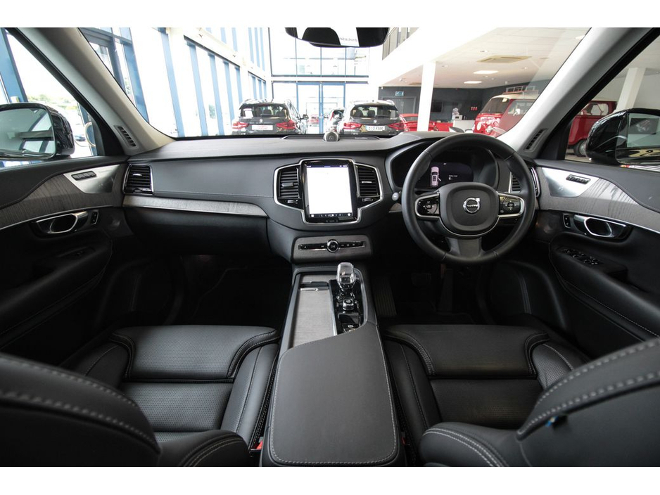2022 Volvo XC90 RECHARGE T8 ULTIMATE DARK AWD €59,899