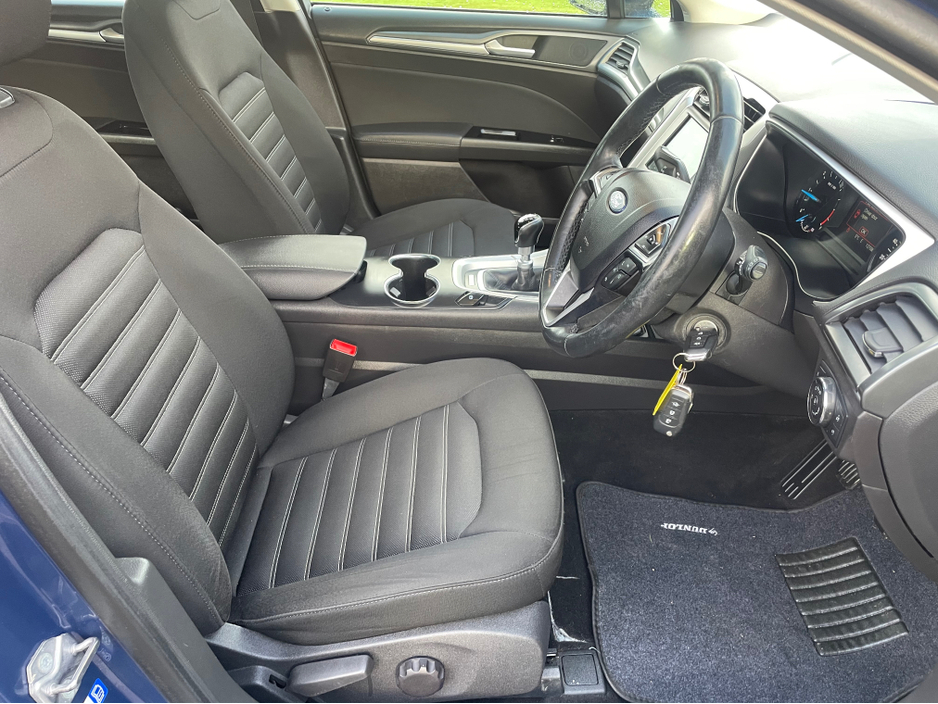 2018 Ford Mondeo - image 5