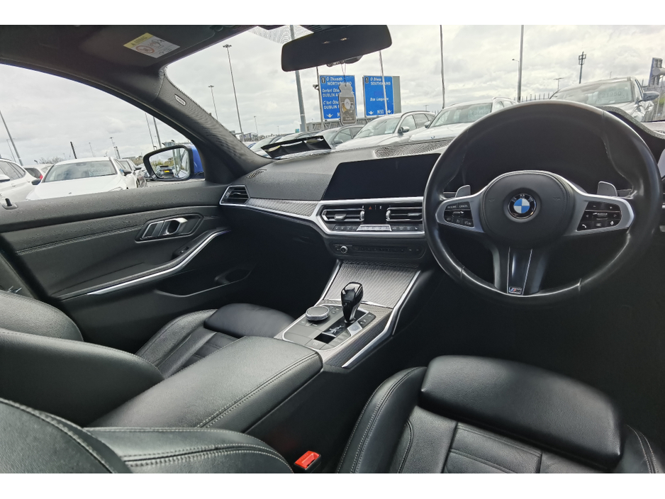 2019 BMW 3 Series - image 13