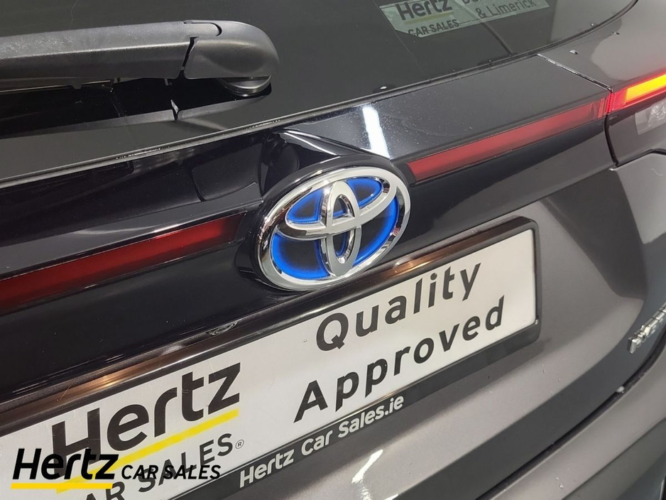 2023 Toyota Yaris Cross - image 11