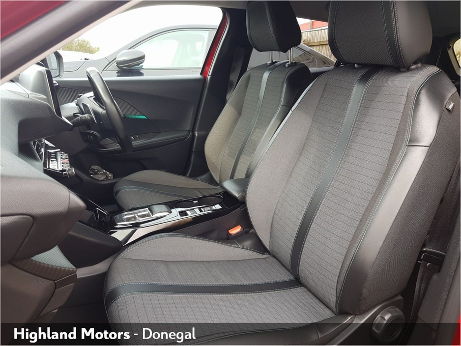 2022 Peugeot 2008 - image 5