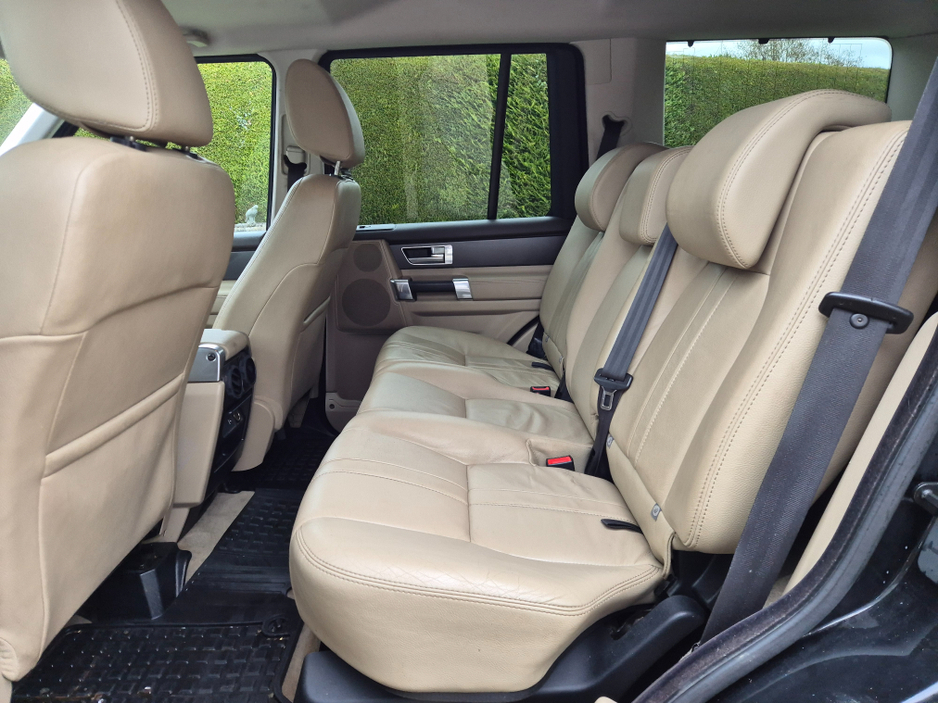 2013 Land Rover Discovery - image 12