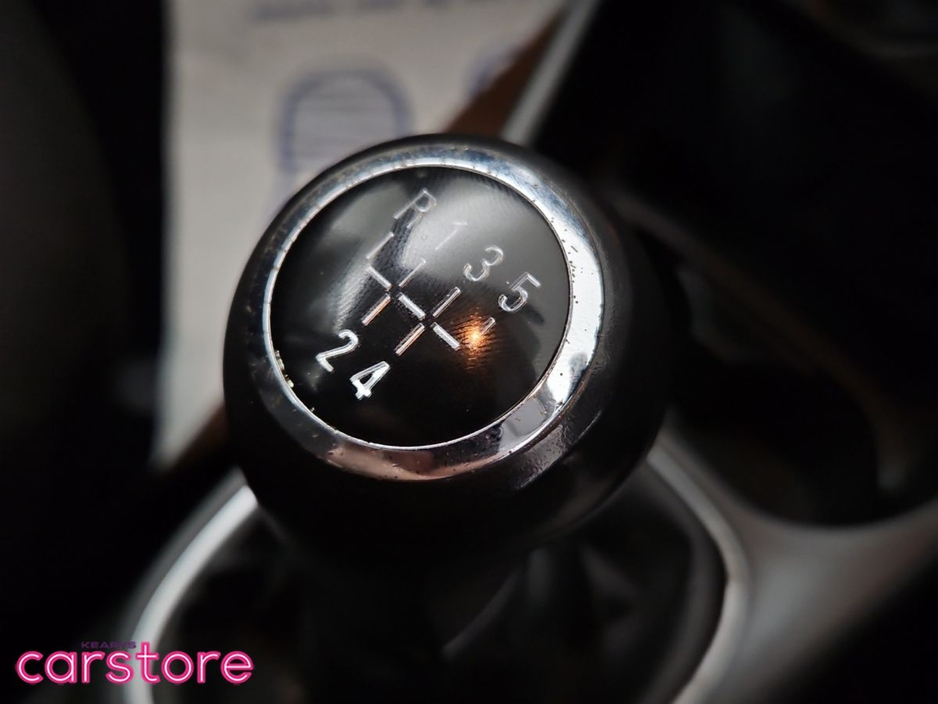 2016 Opel Corsa - image 16