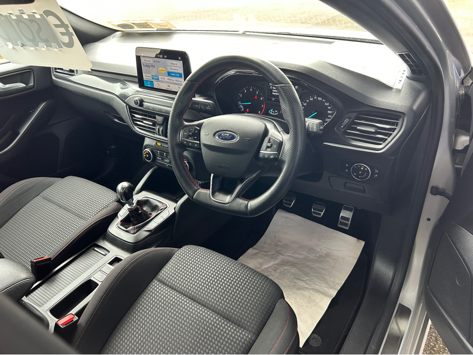 2020 Ford Focus - image 3