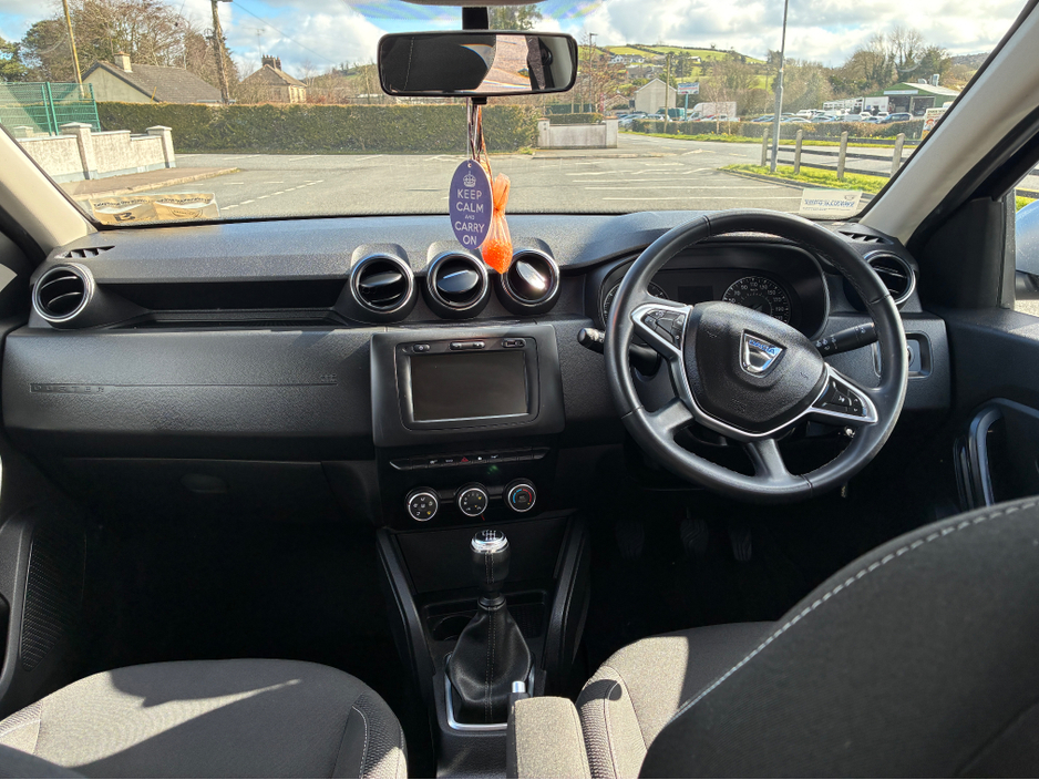 2019 Dacia Duster - image 5