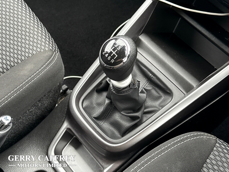 2020 Suzuki Vitara SZT 1.4 Petrol Hybrid Manual - 4 Years Manufacturer Warranty €17,950