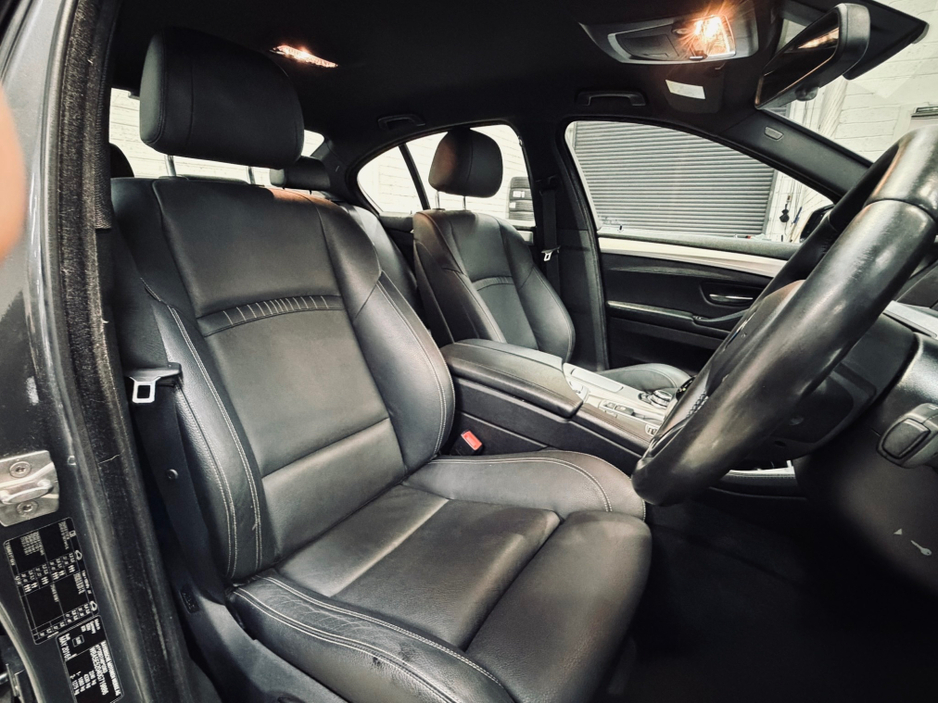 2016 BMW 5 Series - image 11